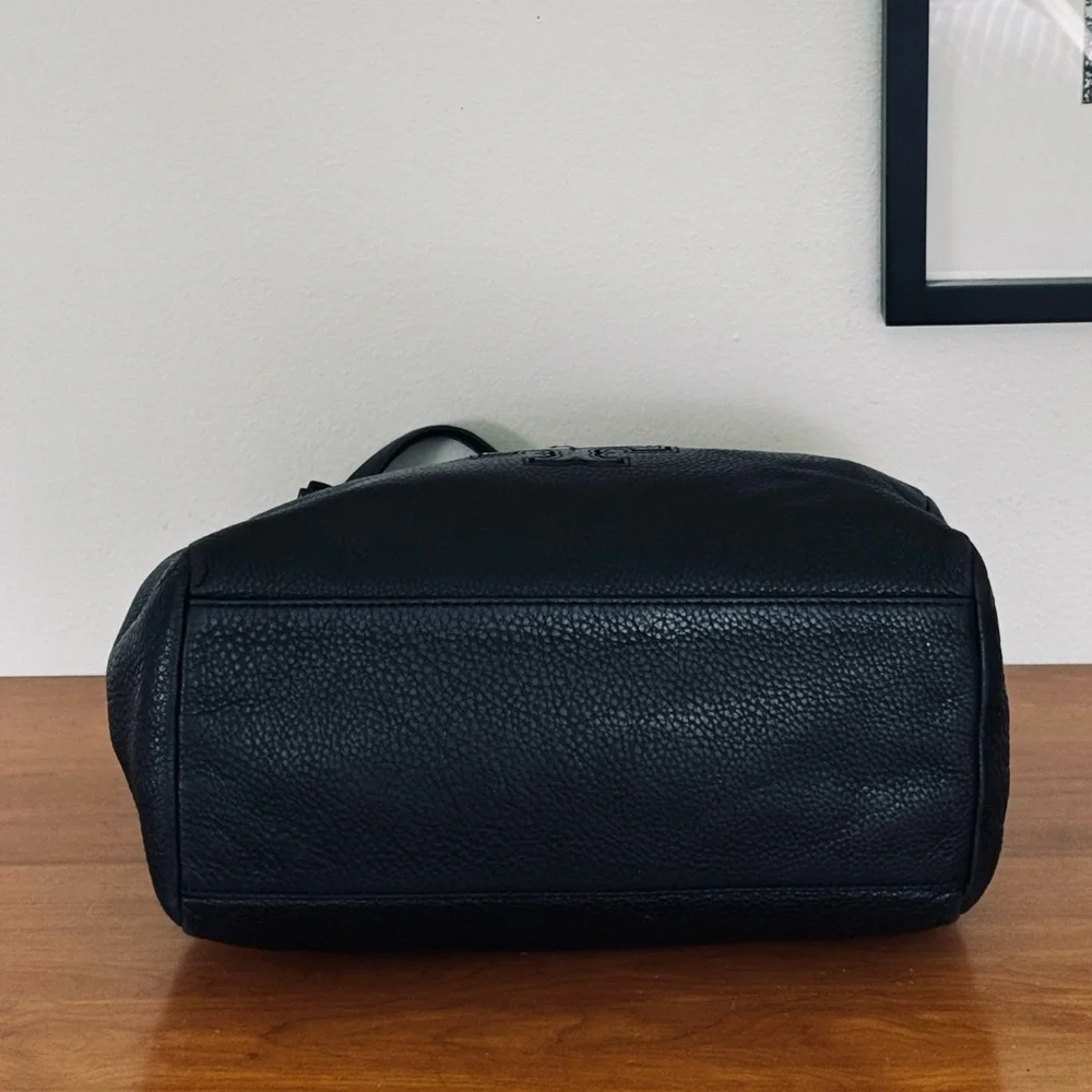Tory Burch • Leather Harper Tote Shoulder Bag in Black - Picture 6 of 15